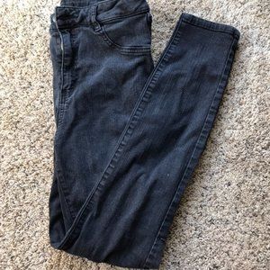Cute black ripped jeans!